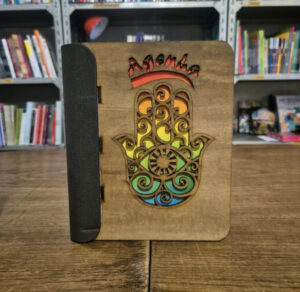 AGENDA MANO DE FÁTIMA CON TAPA DE MADERA